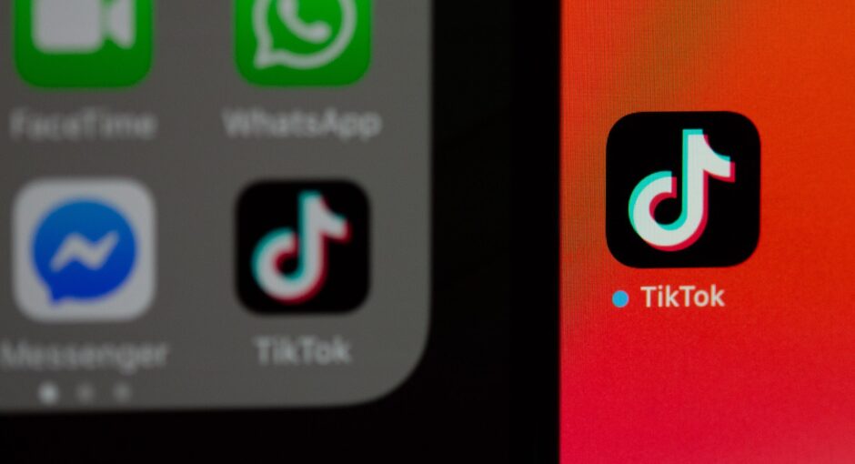 tik tok apps icons on the screen