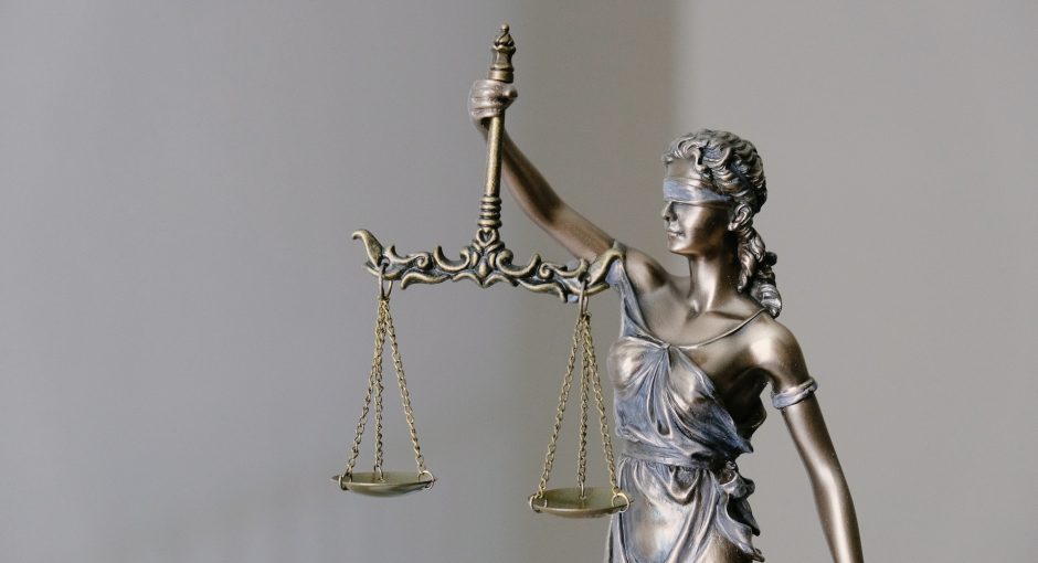 law statuette